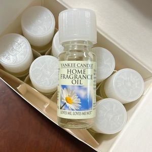 Yankee Candle (.33 fl oz) x 8pk Essential oil, Scent “Love Me, Loves Me Not”